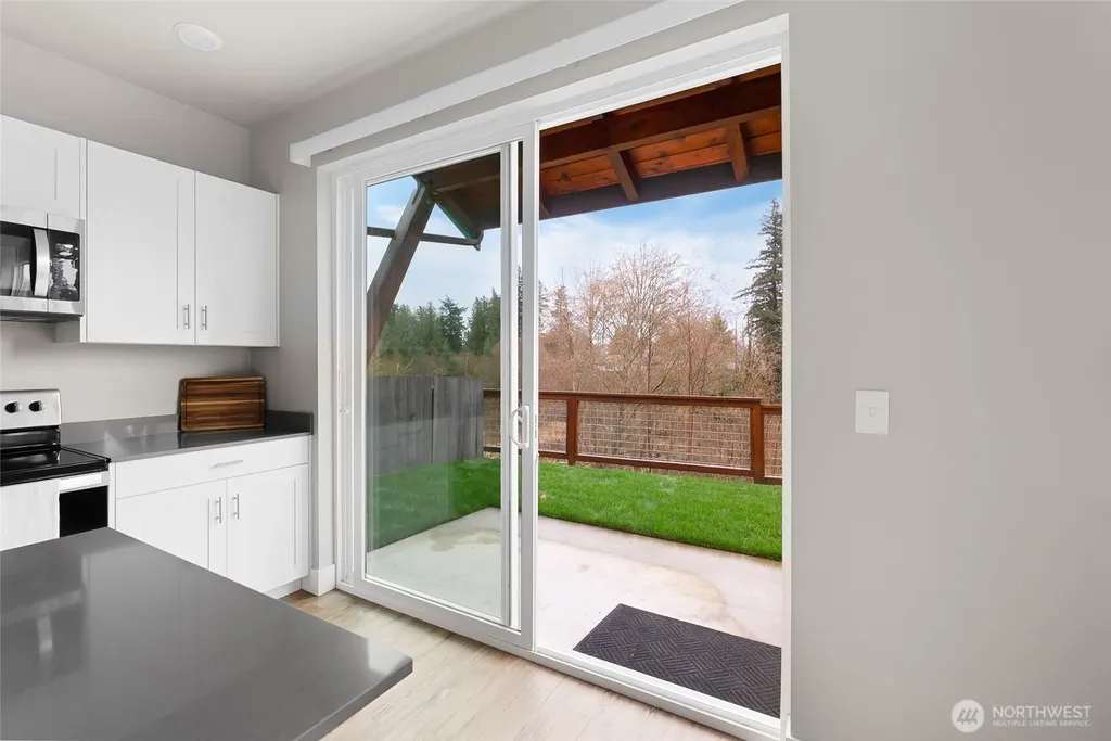 1884 Front Street Lynden WA 98264
