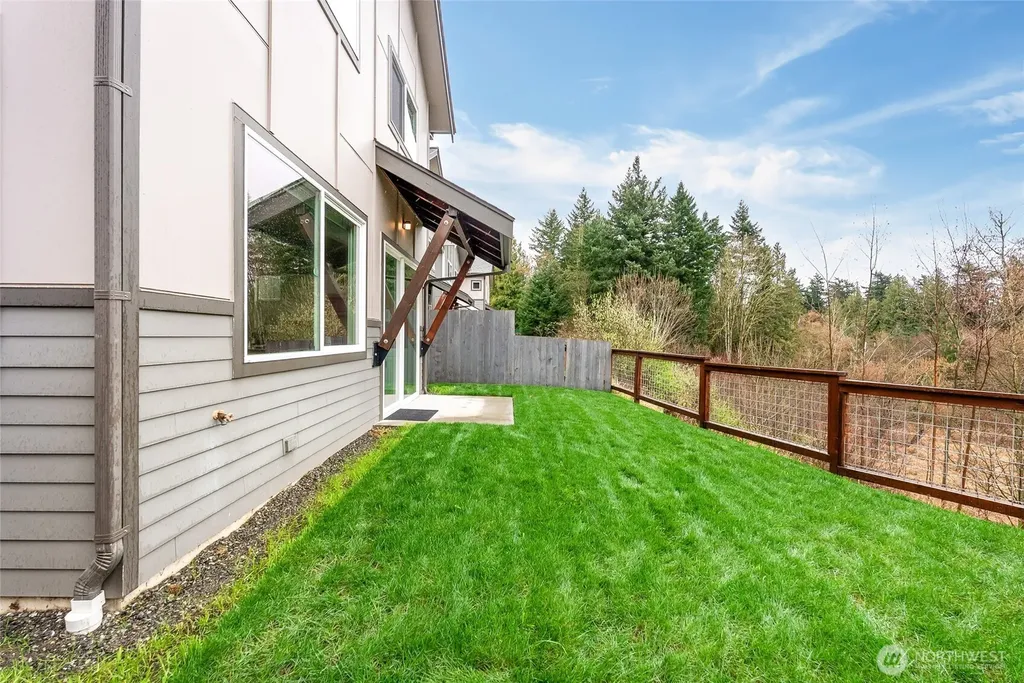 1884 Front Street Lynden WA 98264