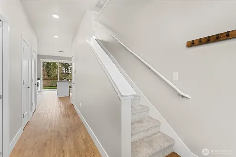 1884 Front Street Lynden WA 98264