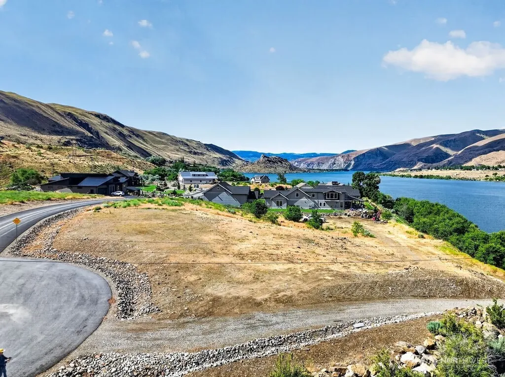 44 Shore Drive East Wenatchee WA 98802