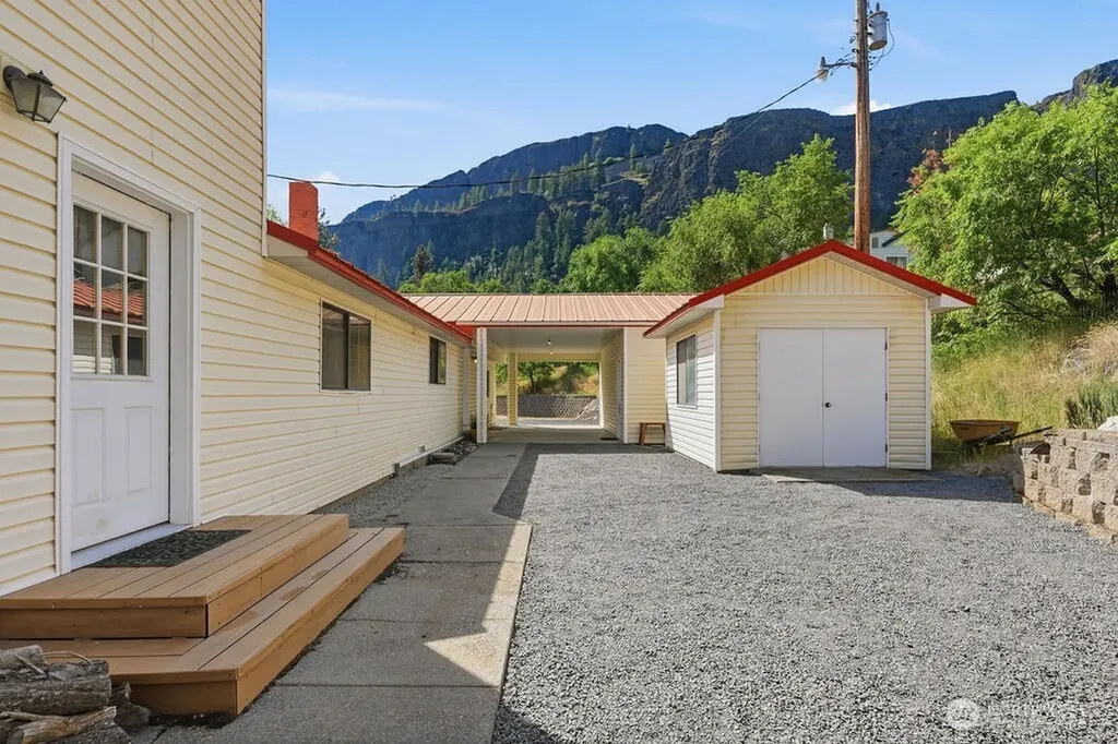 39879 W Mill Drive Lincoln WA 99147