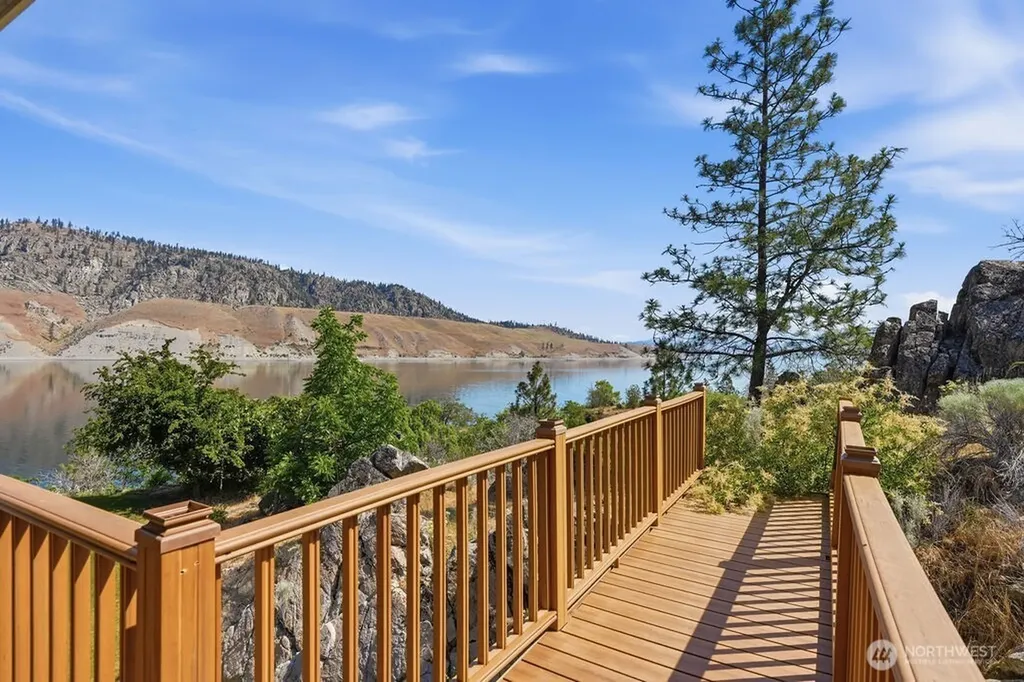 39879 W Mill Drive Lincoln WA 99147