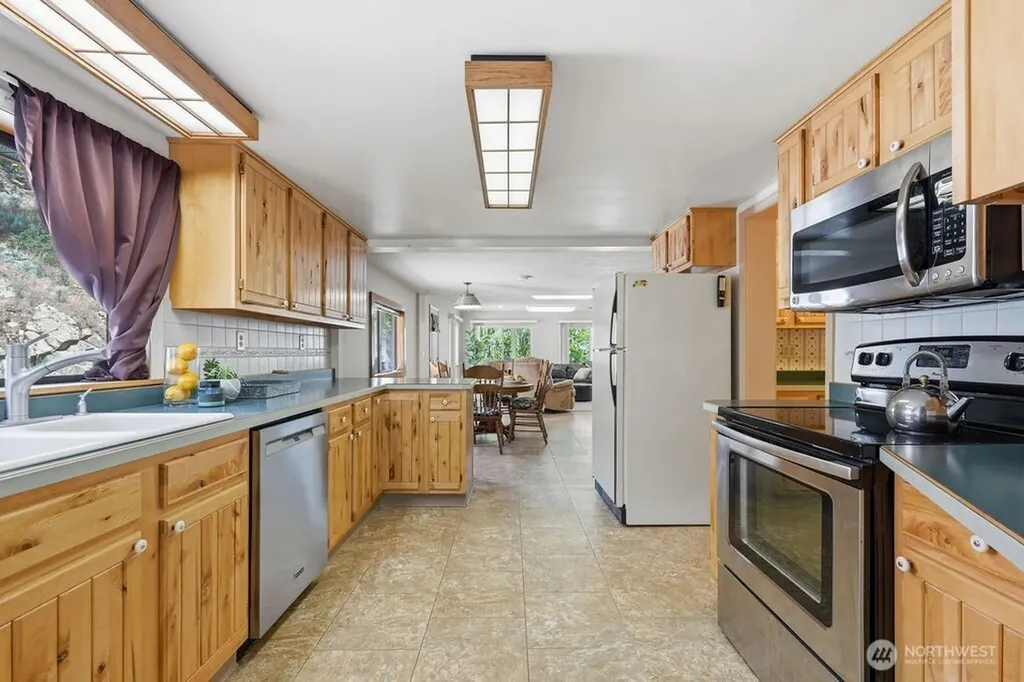 39879 W Mill Drive Lincoln WA 99147