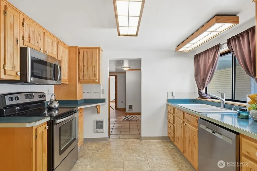 39879 W Mill Drive Lincoln WA 99147