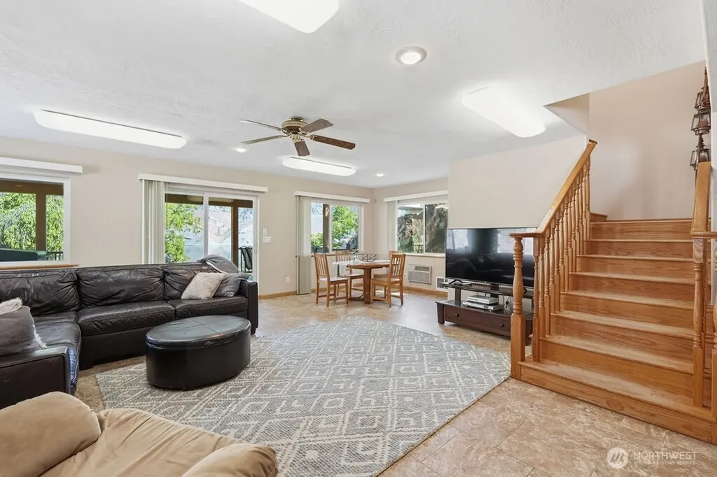 39879 W Mill Drive Lincoln WA 99147