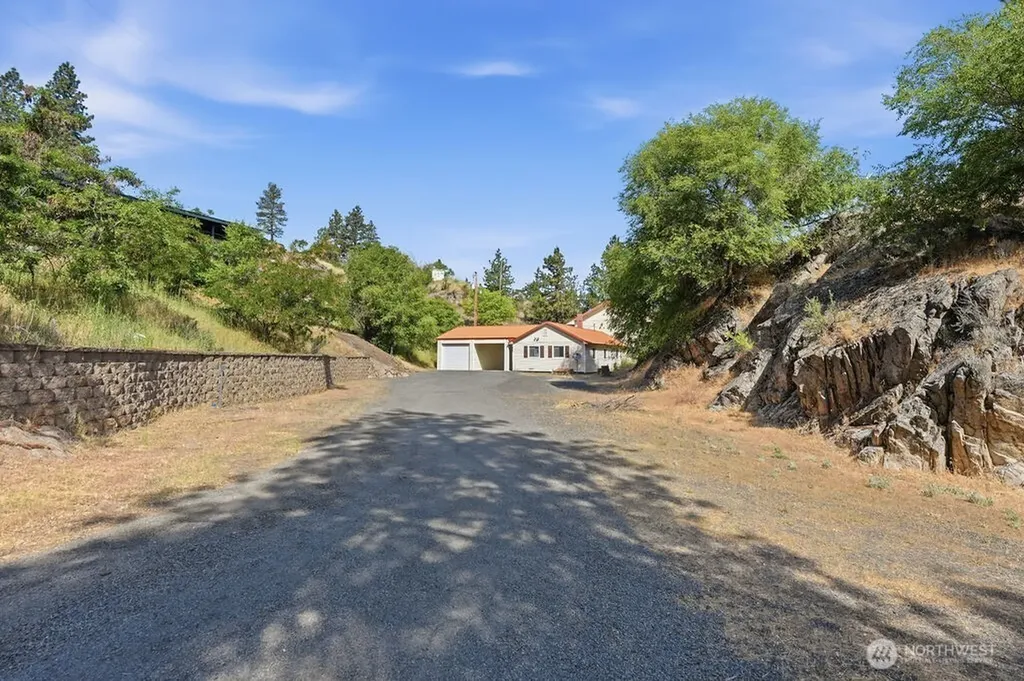 39879 W Mill Drive Lincoln WA 99147