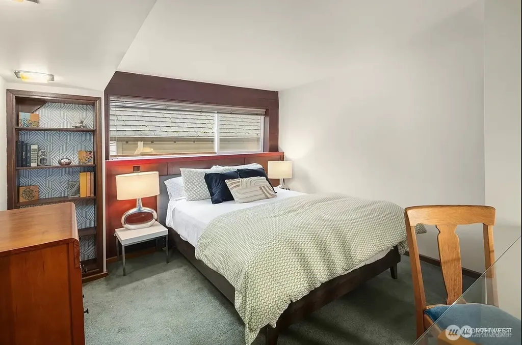 267 E Newton Street Seattle WA 98102