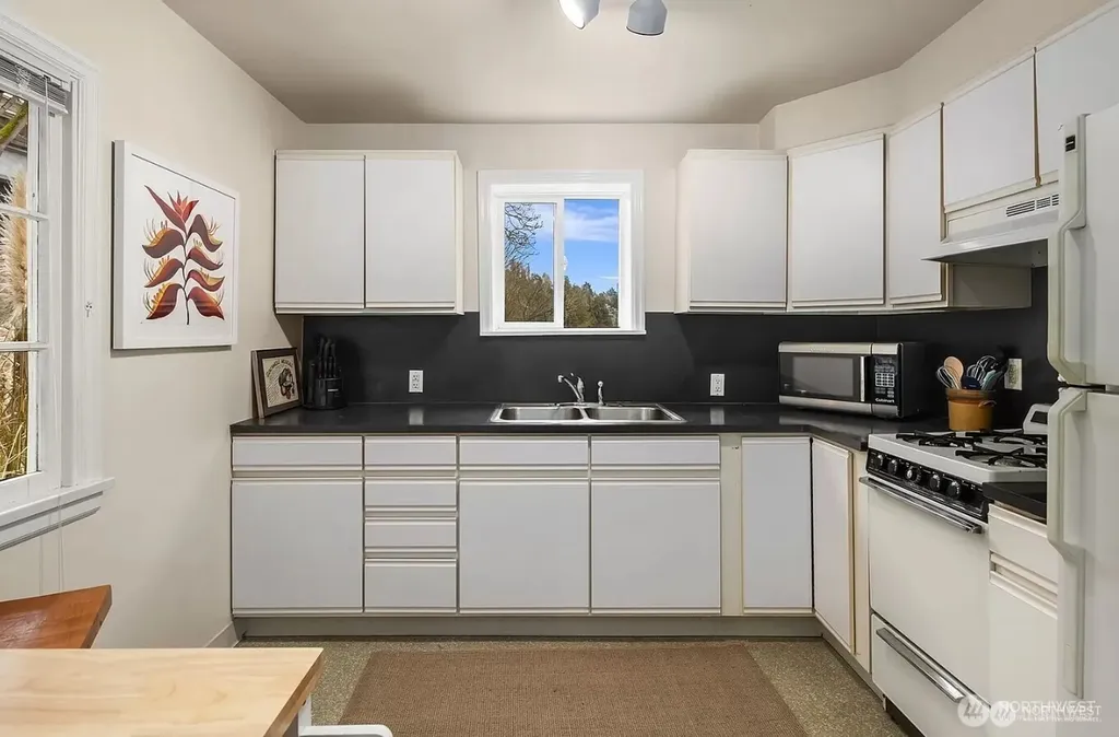 267 E Newton Street Seattle WA 98102