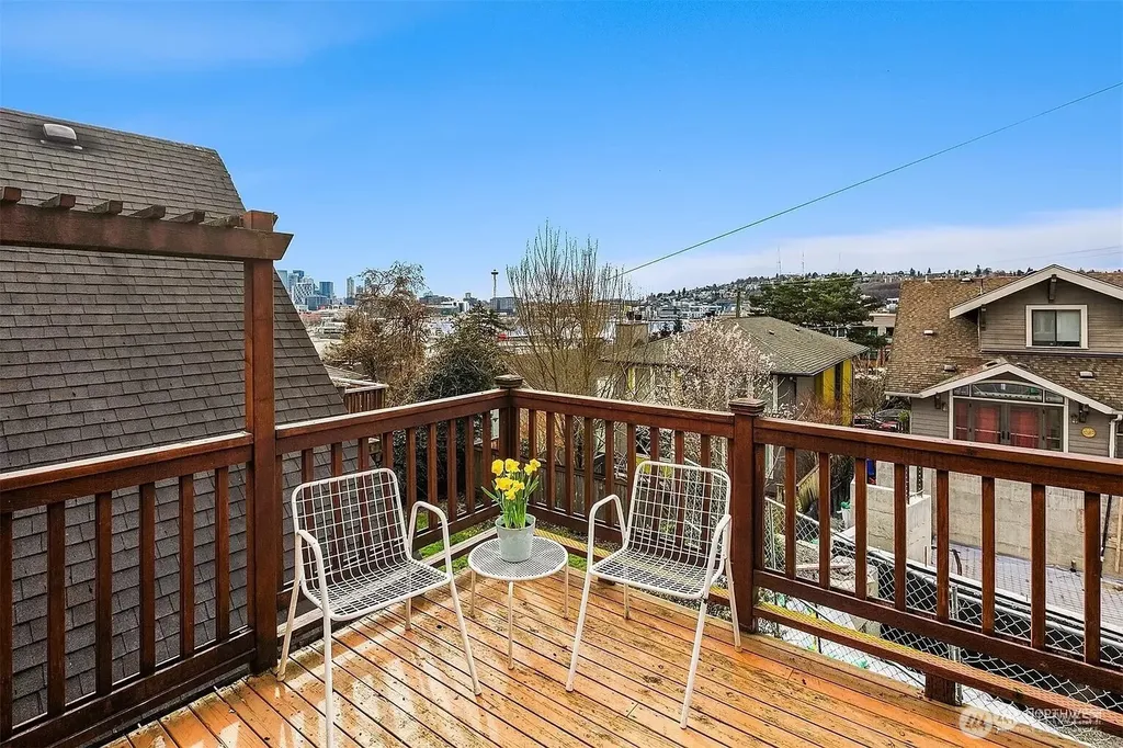 267 E Newton Street Seattle WA 98102