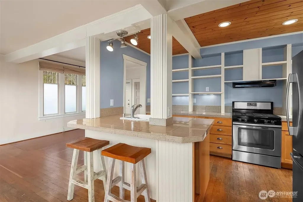 267 E Newton Street Seattle WA 98102
