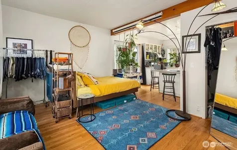 267 E Newton Street Seattle WA 98102