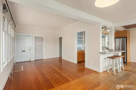 267 E Newton Street Seattle WA 98102