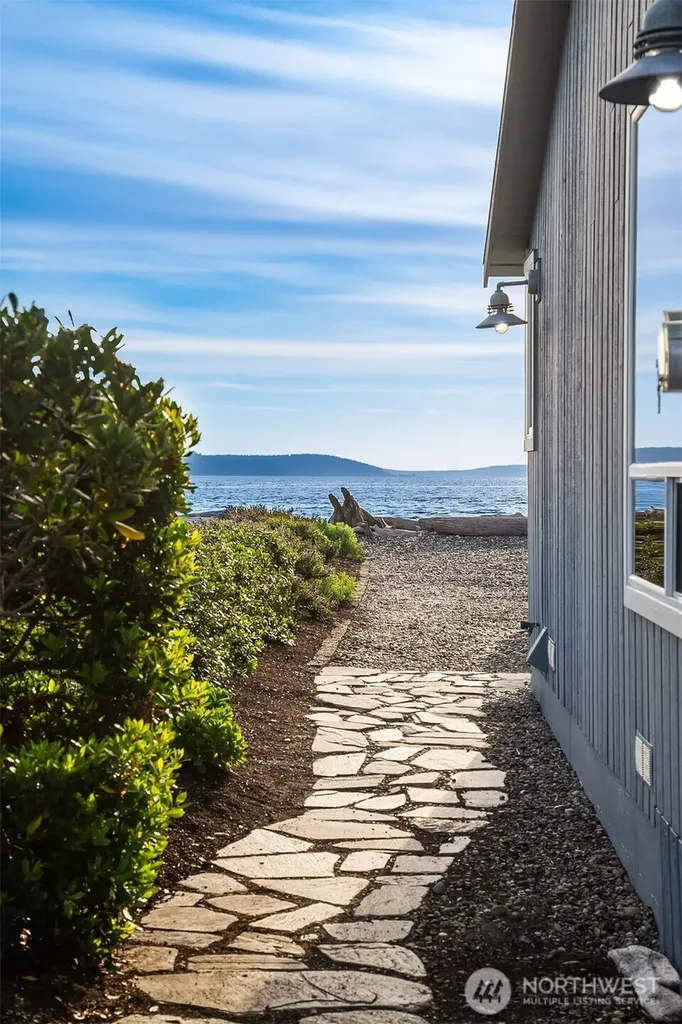 309 Seascape Drive Camano Island WA 98282