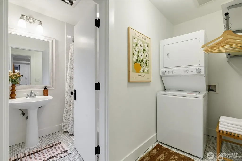 117 John Street Seattle WA 98109