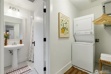 117 John Street Seattle WA 98109