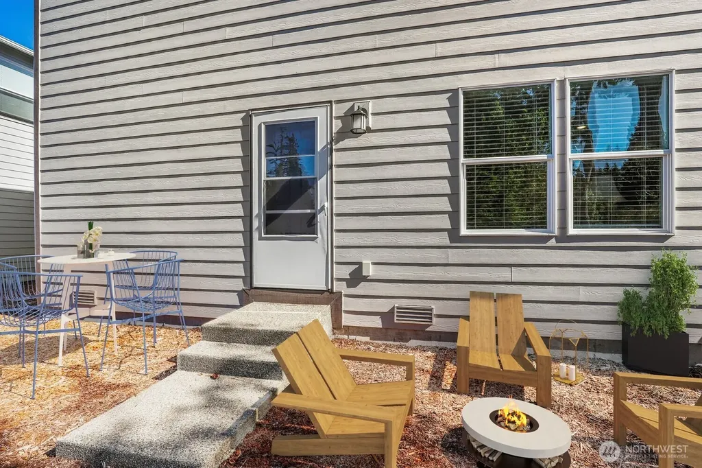 4390 SE Elijah Court Port Orchard WA 98366