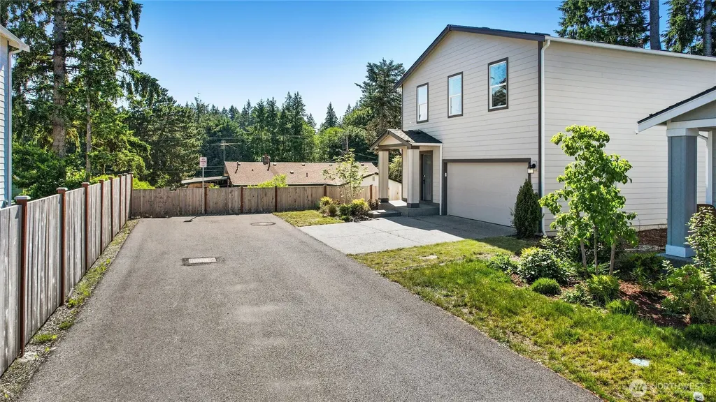 4390 SE Elijah Court Port Orchard WA 98366