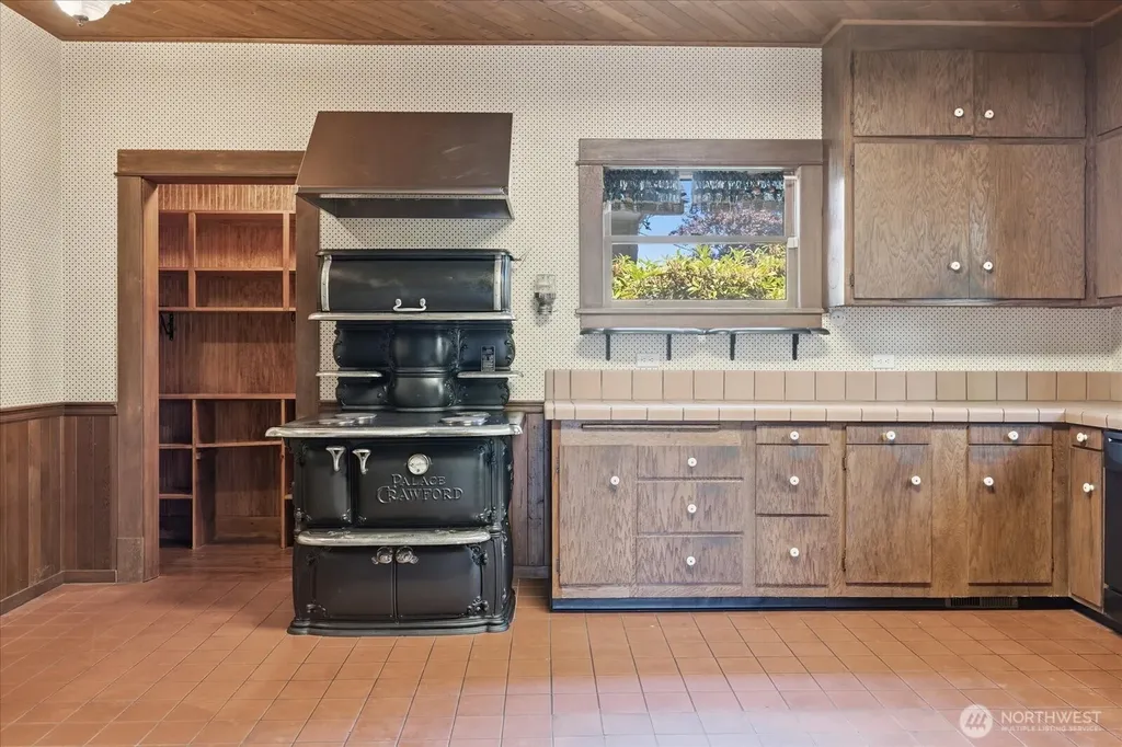 1621 Colby Avenue Everett WA 98201