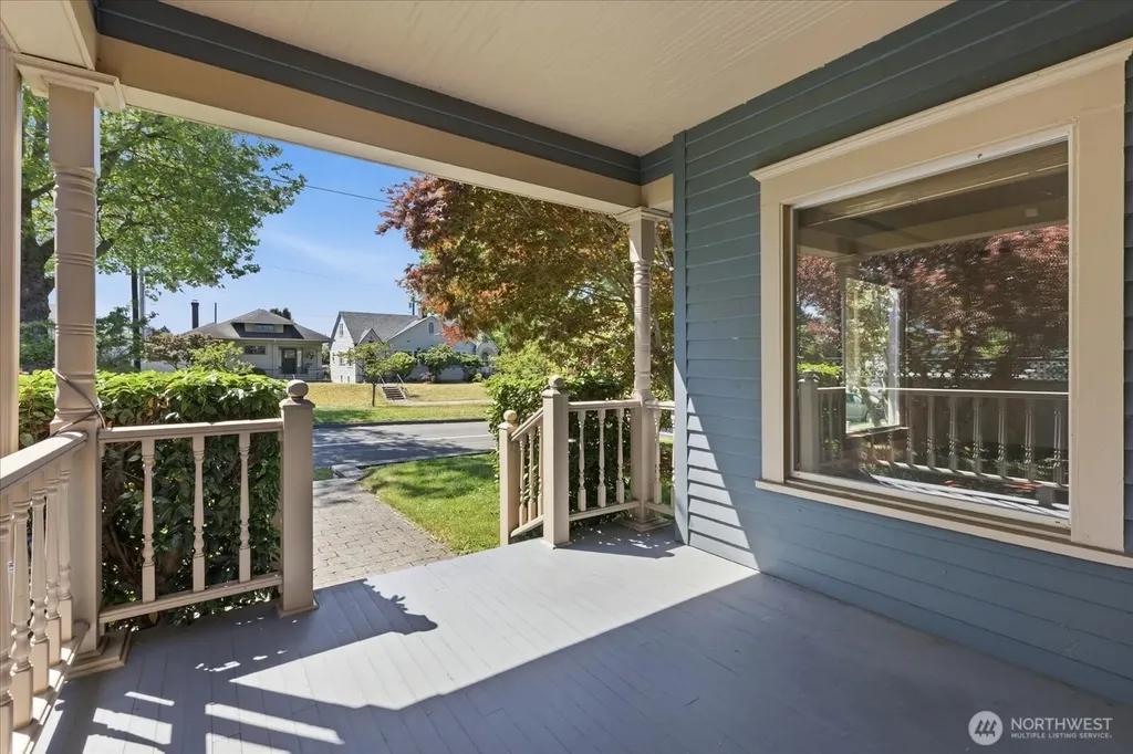 1621 Colby Avenue Everett WA 98201