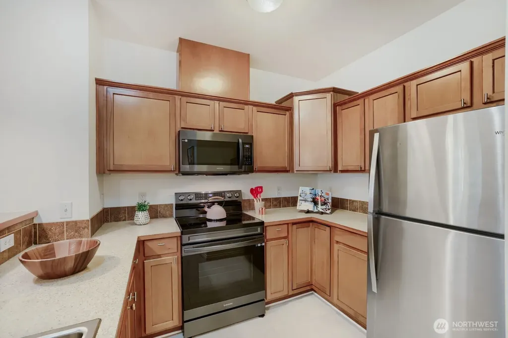 20028 15th Avenue NE Shoreline WA 98155