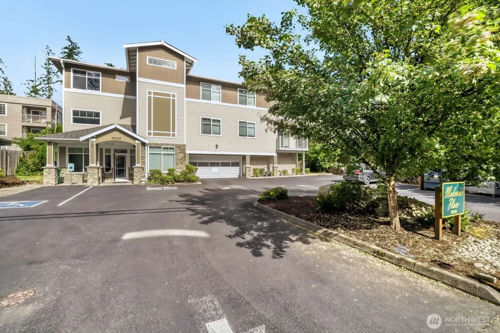 20028 15th Avenue NE Shoreline WA 98155