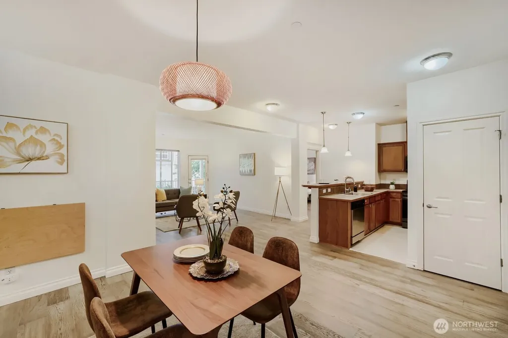 20028 15th Avenue NE Shoreline WA 98155
