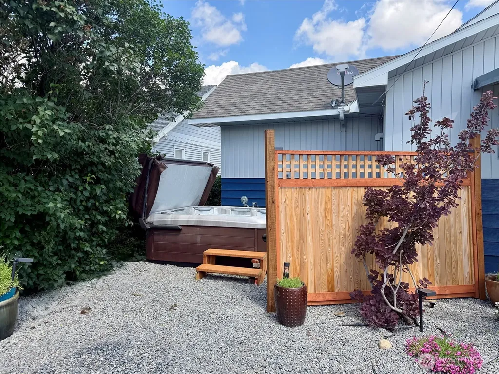 104 E 1st Avenue Odessa WA 99159
