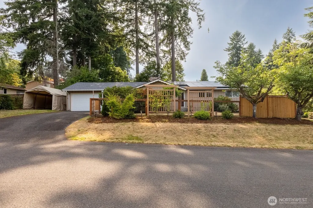124 Crestwood Drive SW Lakewood WA 98498