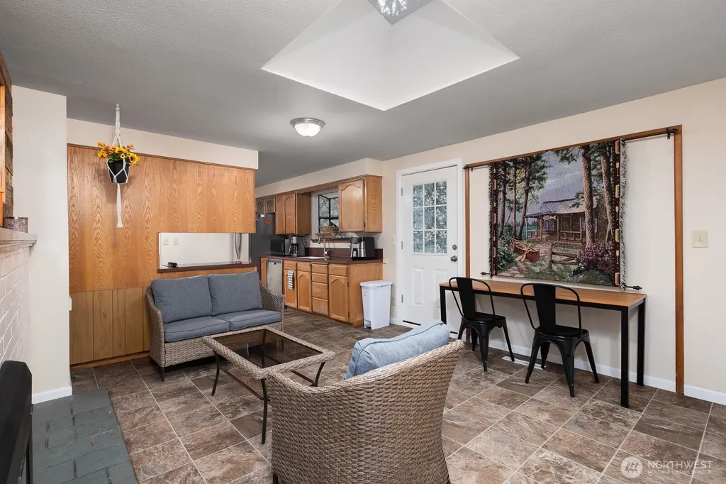 124 Crestwood Drive SW Lakewood WA 98498