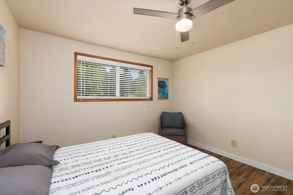 124 Crestwood Drive SW Lakewood WA 98498
