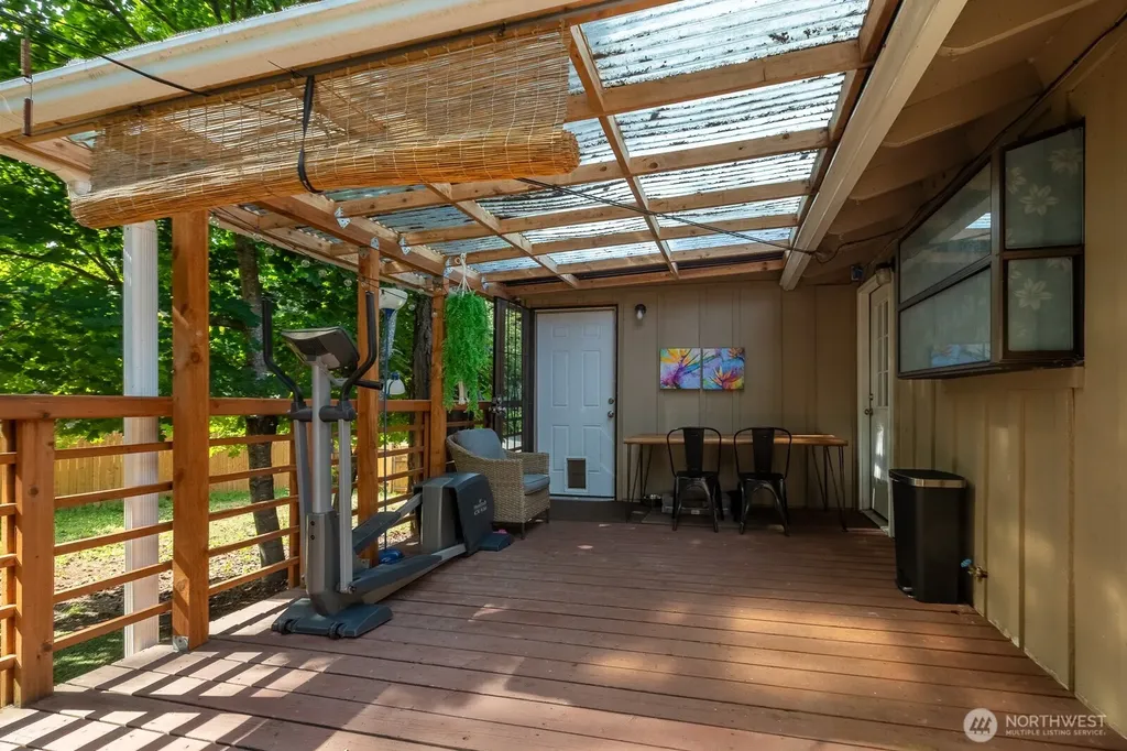 124 Crestwood Drive SW Lakewood WA 98498