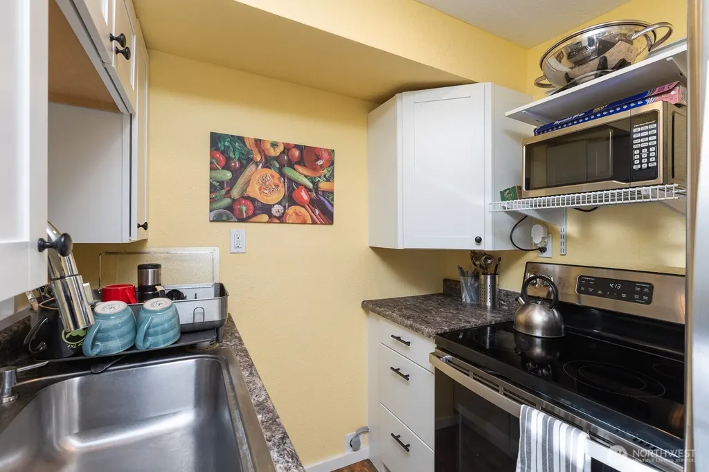 124 Crestwood Drive SW Lakewood WA 98498