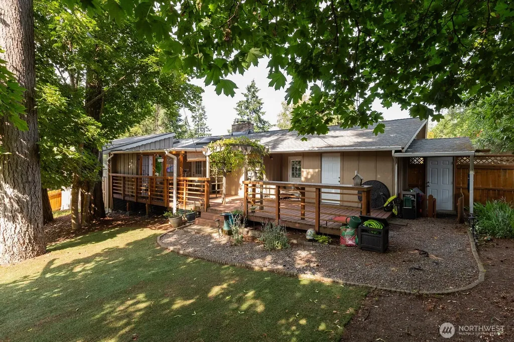 124 Crestwood Drive SW Lakewood WA 98498