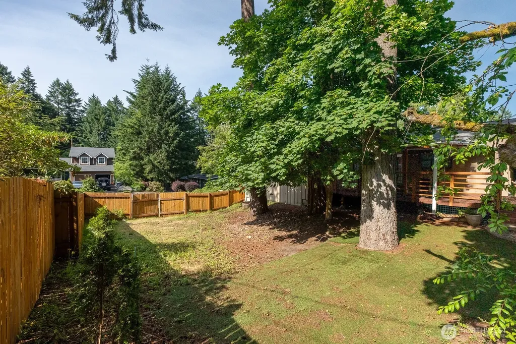 124 Crestwood Drive SW Lakewood WA 98498