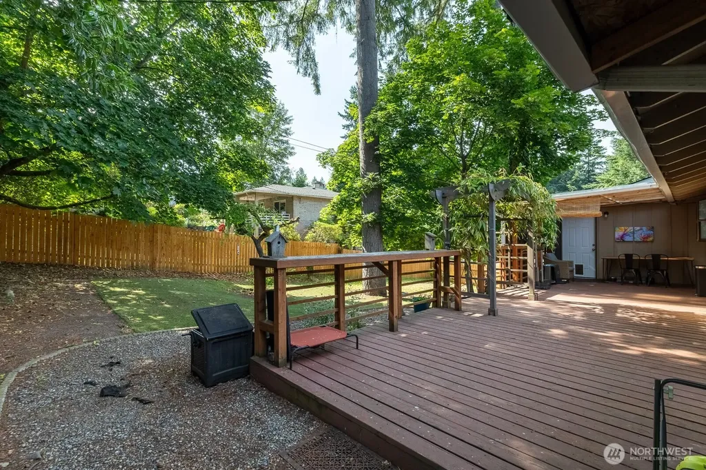 124 Crestwood Drive SW Lakewood WA 98498