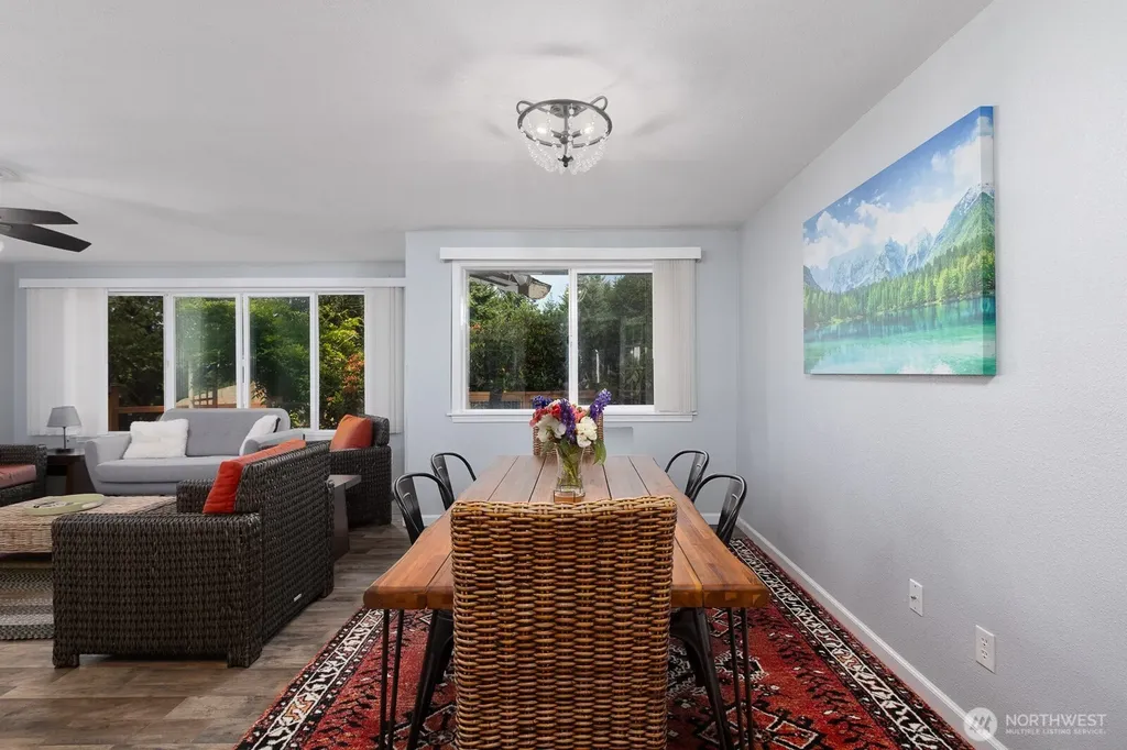 124 Crestwood Drive SW Lakewood WA 98498