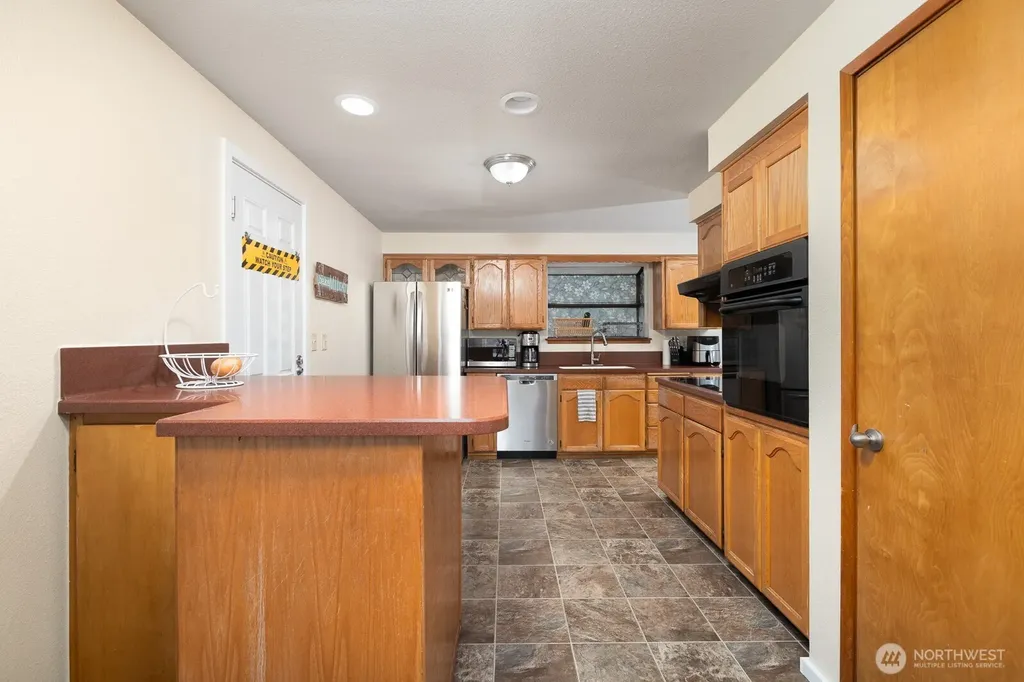 124 Crestwood Drive SW Lakewood WA 98498