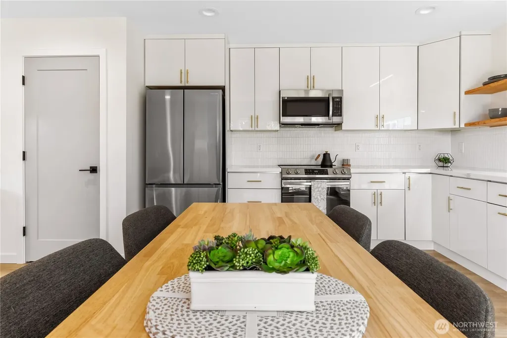 4506 S Kenyon Street Seattle WA 98118