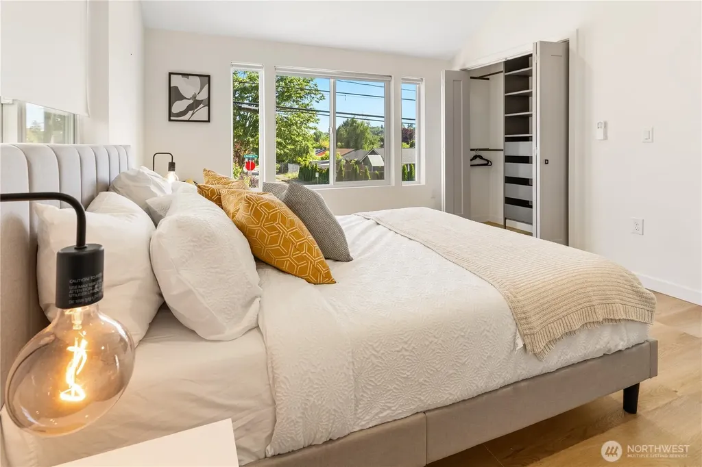 4506 S Kenyon Street Seattle WA 98118