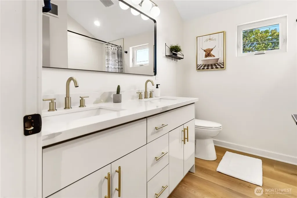 4506 S Kenyon Street Seattle WA 98118