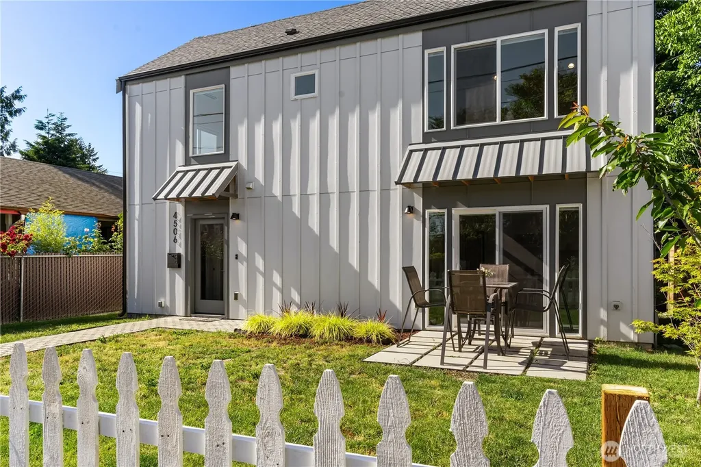 4506 S Kenyon Street Seattle WA 98118