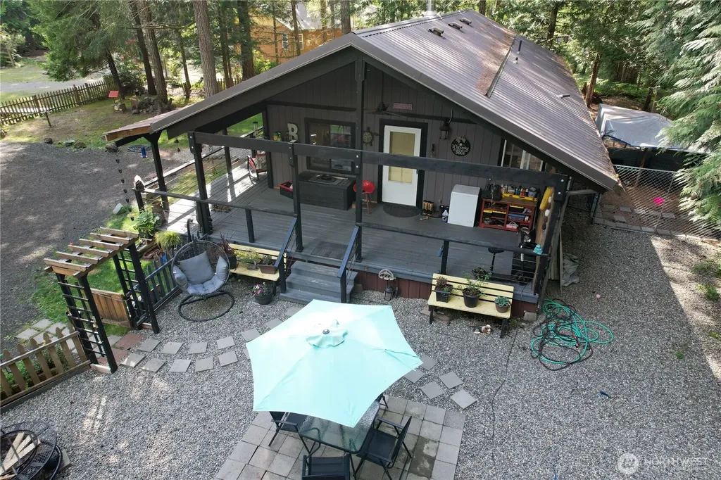 60 N Carp Place N Hoodsport WA 98548