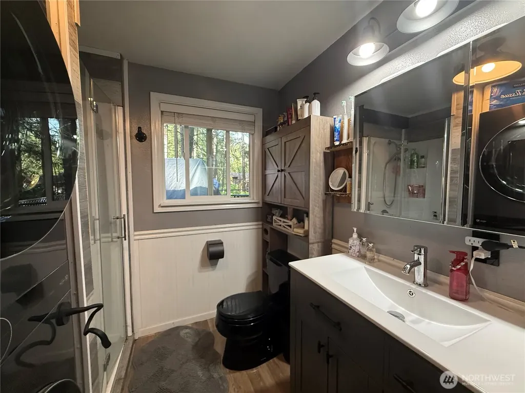 60 N Carp Place N Hoodsport WA 98548