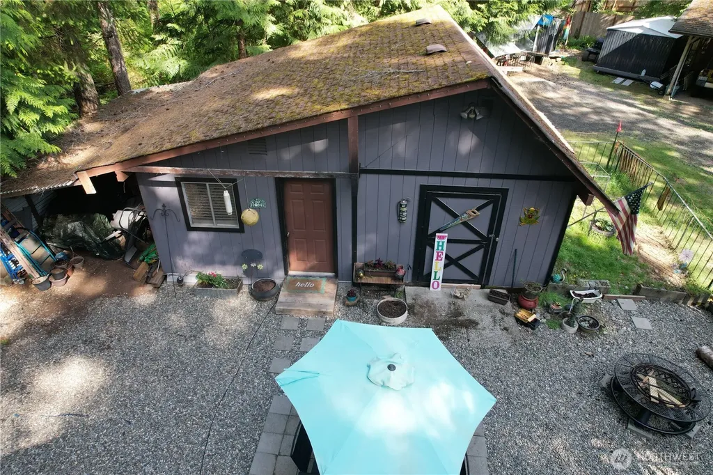 60 N Carp Place N Hoodsport WA 98548