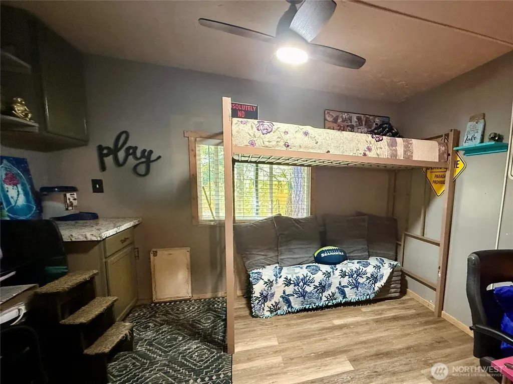 60 N Carp Place N Hoodsport WA 98548