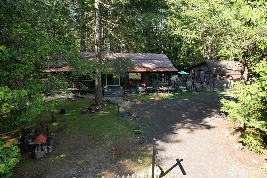 60 N Carp Place N Hoodsport WA 98548