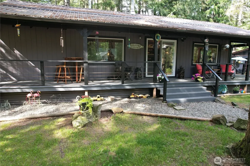 60 N Carp Place N Hoodsport WA 98548