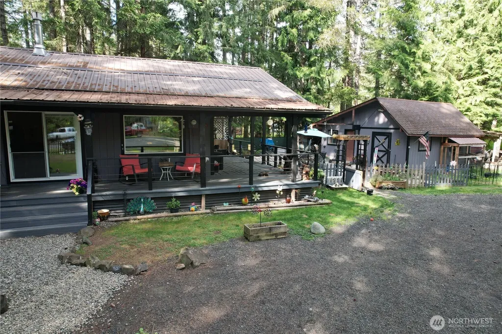 60 N Carp Place N Hoodsport WA 98548