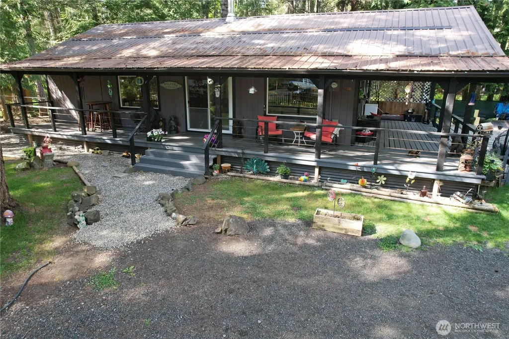 60 N Carp Place N Hoodsport WA 98548