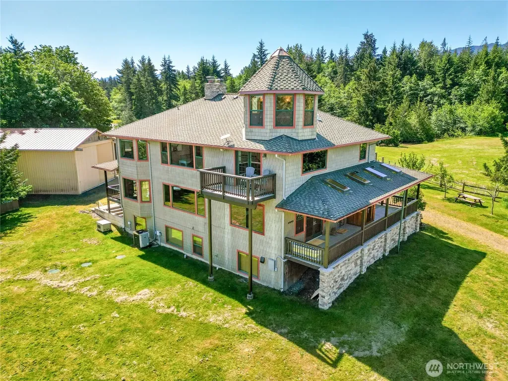 1743 Freshwater Bay Road Port Angeles WA 98363